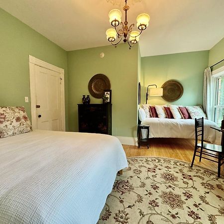 The Edwards Waterhouse Inn Fredonia Εξωτερικό φωτογραφία