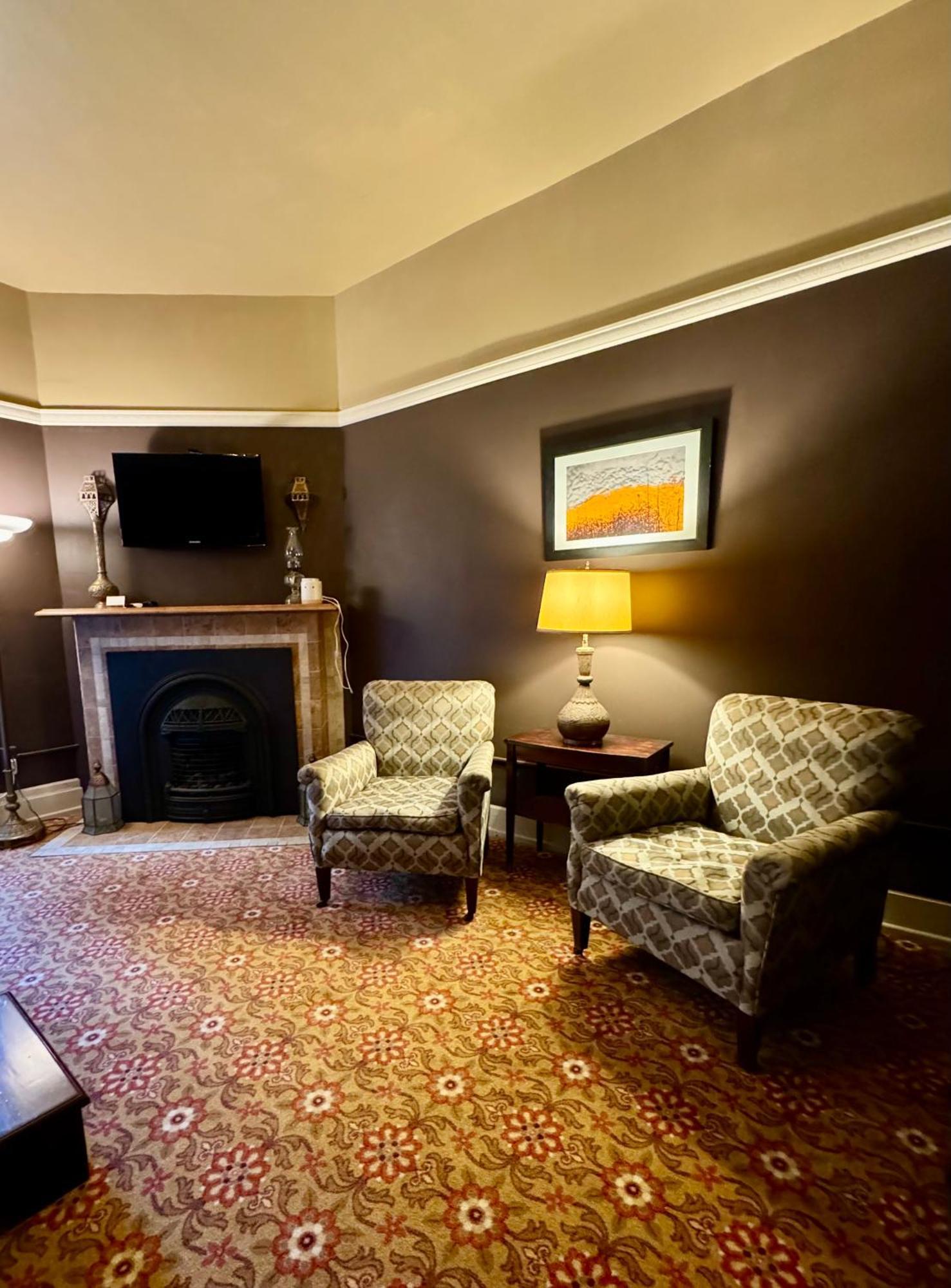 The Edwards Waterhouse Inn Fredonia Εξωτερικό φωτογραφία