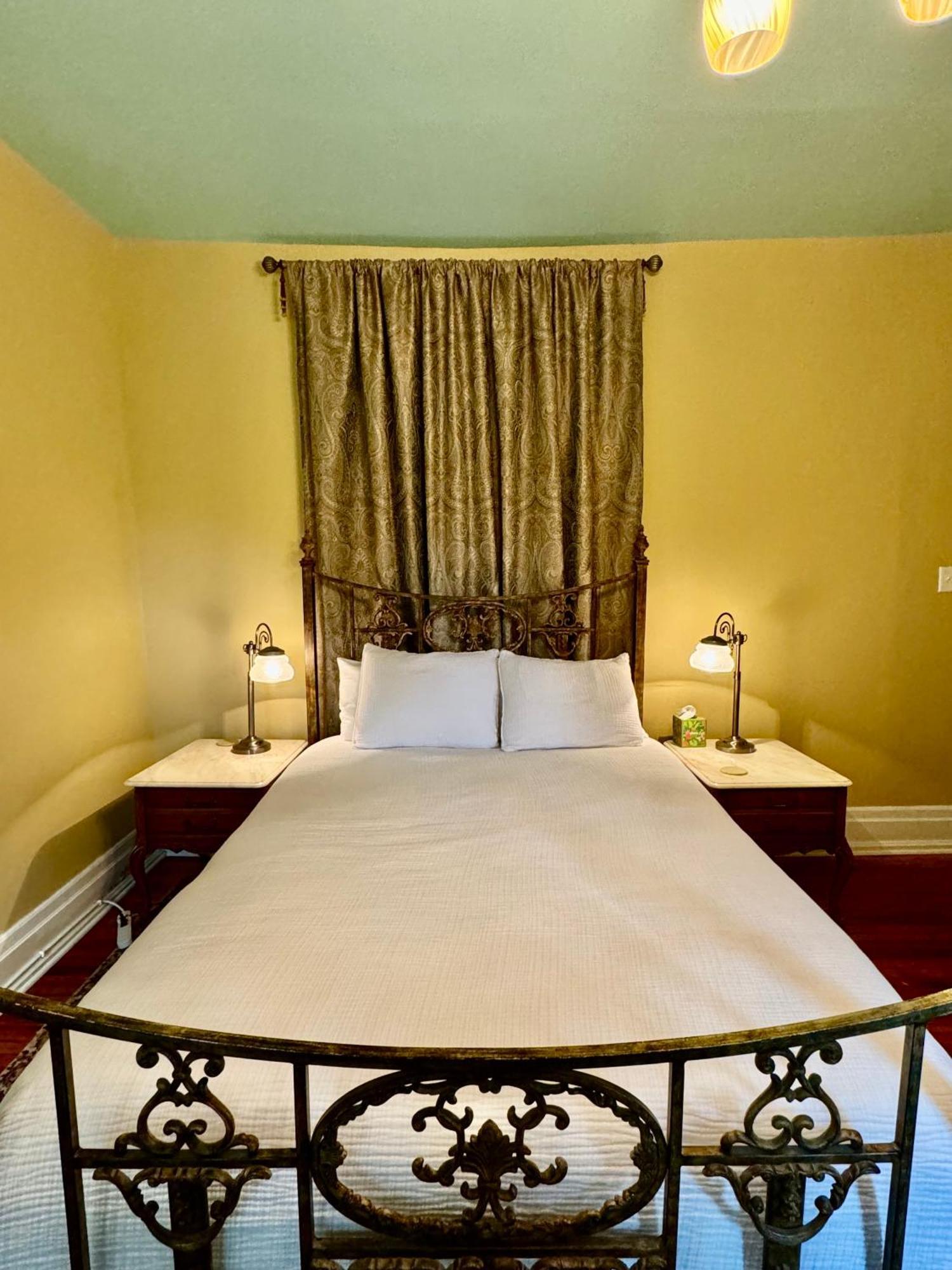 The Edwards Waterhouse Inn Fredonia Εξωτερικό φωτογραφία