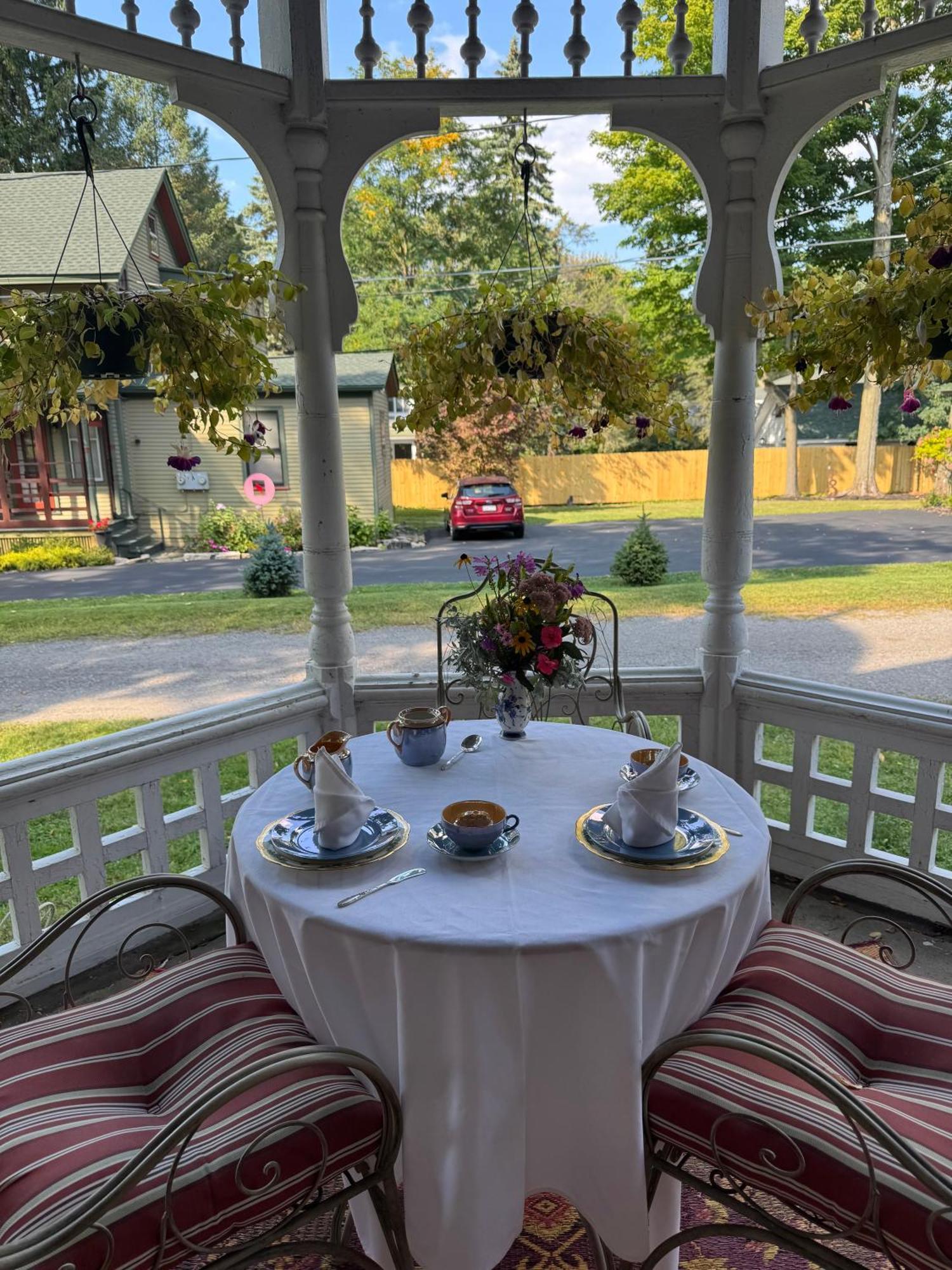 The Edwards Waterhouse Inn Fredonia Εξωτερικό φωτογραφία